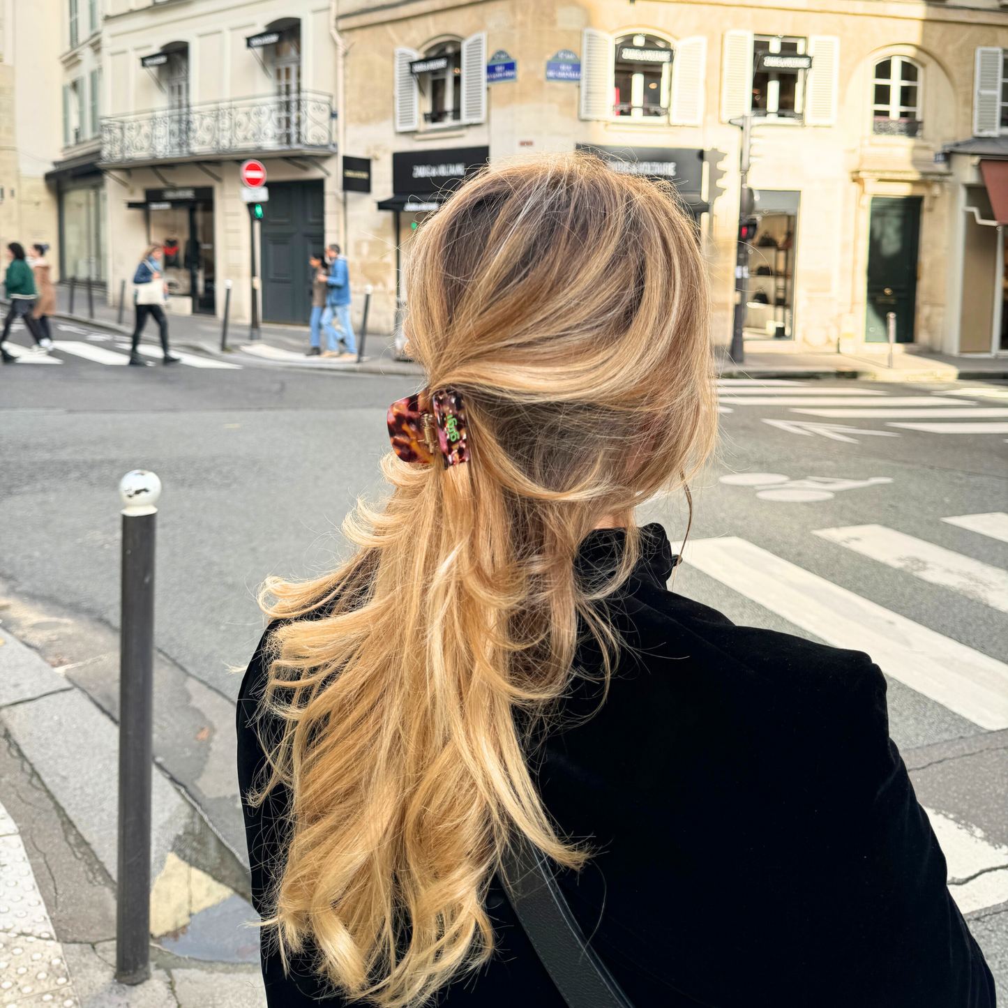 JOLIE PINCE MELROSE.