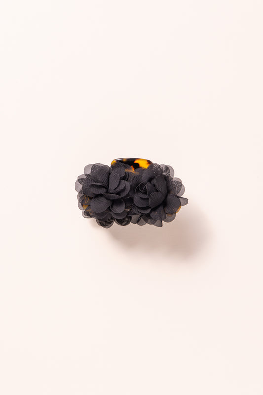 Onyx flower clip