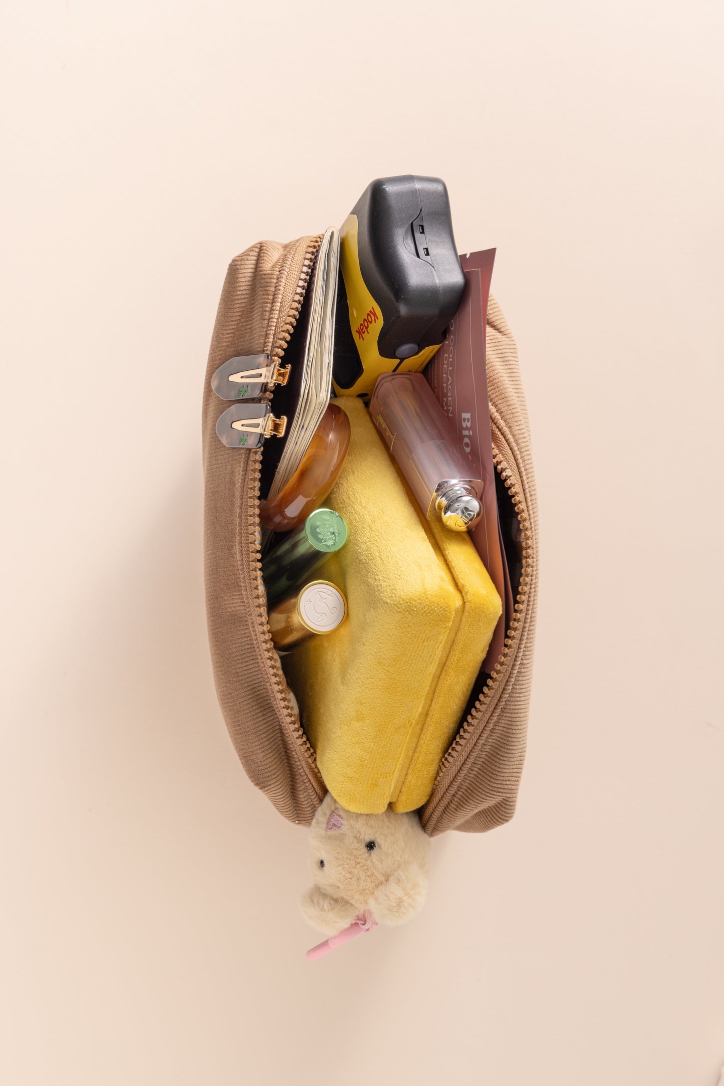 POCHETTE VELOURS MOCHA MOUSSE.