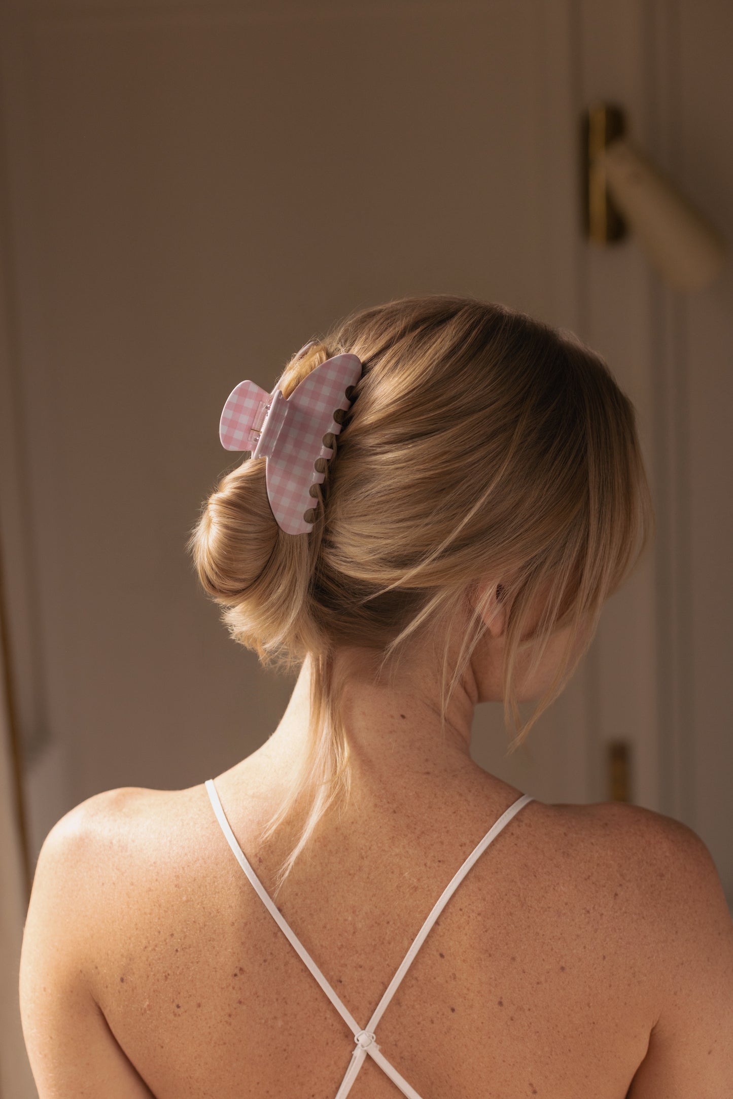 Banana hair clip gingham rose