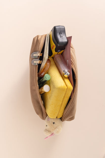 POCHETTE VELOURS MOCHA MOUSSE.